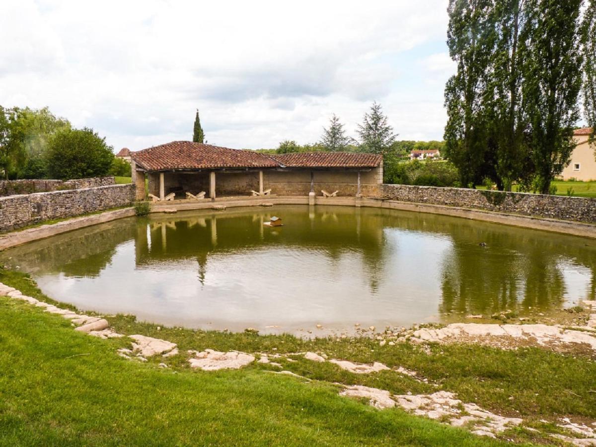 Gite Le P'Tit Bassoul Ouvert Toute L'Annee Cenevieres Экстерьер фото